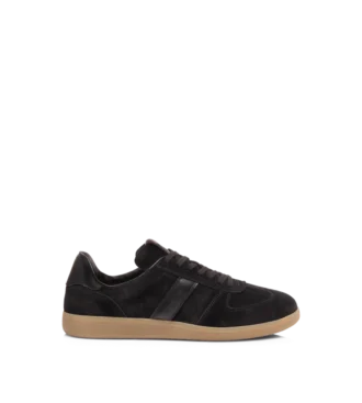 Adidași din piele de căprioară