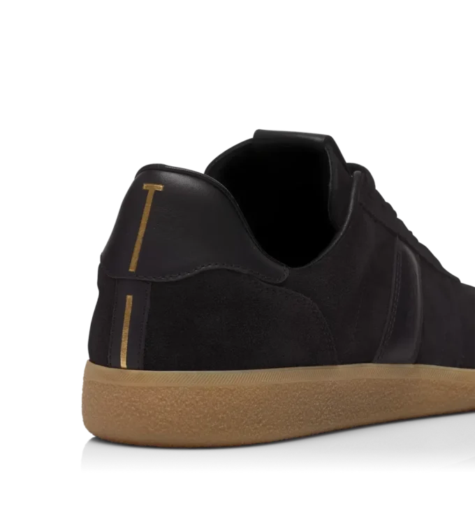 Adidași din piele de căprioară Adidași din piele de căprioară