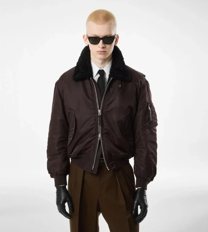 Bomber din nylon cu guler din piele de oaie Bomber din nylon cu guler din piele de oaie