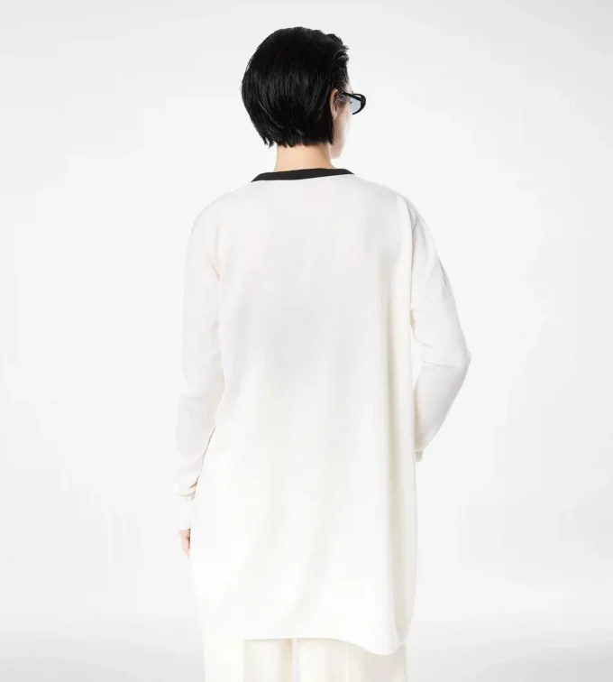 Cardigan deschis, de lungime medie, din merino piqué, cu borduri din satin Cardigan deschis, de lungime medie, din merino piqué, cu borduri din satin