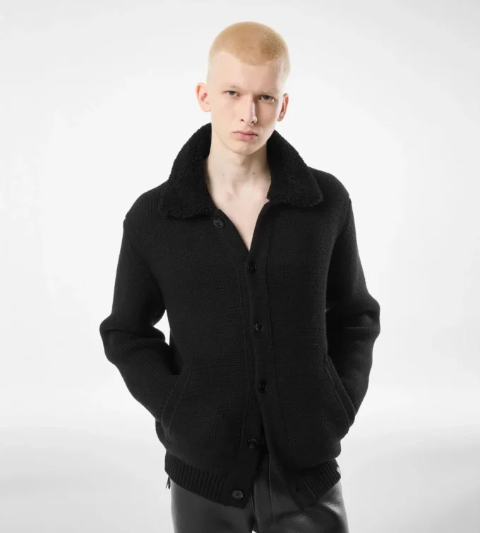 Cardigan din cașmir cu guler din piele de oaie Cardigan din cașmir cu guler din piele de oaie