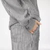 Cămașă de pijama din mătase cu dungi, cu bordură și logo brodat Tf în tonuri asortate Cămașă de pijama din mătase cu dungi, cu bordură și logo brodat Tf în tonuri asortate