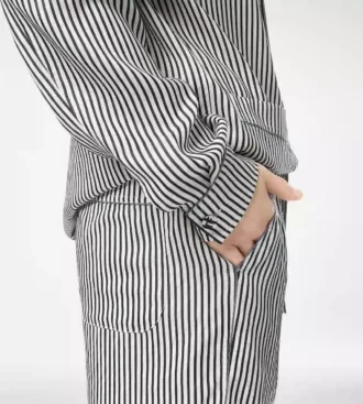Cămașă de pijama din mătase cu dungi, cu bordură și logo brodat Tf în tonuri asortate