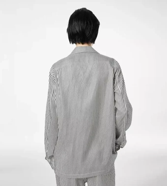 Cămașă de pijama din mătase cu dungi, cu bordură și logo brodat Tf în tonuri asortate Cămașă de pijama din mătase cu dungi, cu bordură și logo brodat Tf în tonuri asortate