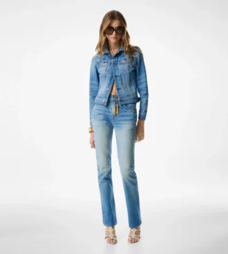 Jacheta din denim spălată cu pietre, model de vară