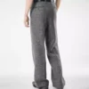 Pantaloni din piele de rechin cu model în zig-zag, care se pot despica în două Pantaloni din piele de rechin cu model în zig-zag, care se pot despica în două