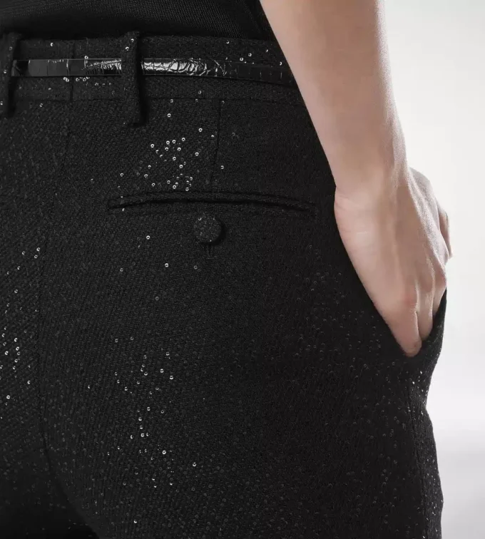 Pantaloni drepți croiți din crep din amestec de lână cu paiete Pantaloni drepți croiți din crep din amestec de lână cu paiete