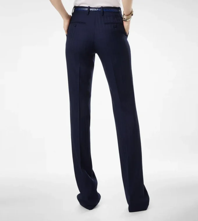 Pantaloni drepți croiți din lână virgină cu dungi tonale Pantaloni drepți croiți din lână virgină cu dungi tonale
