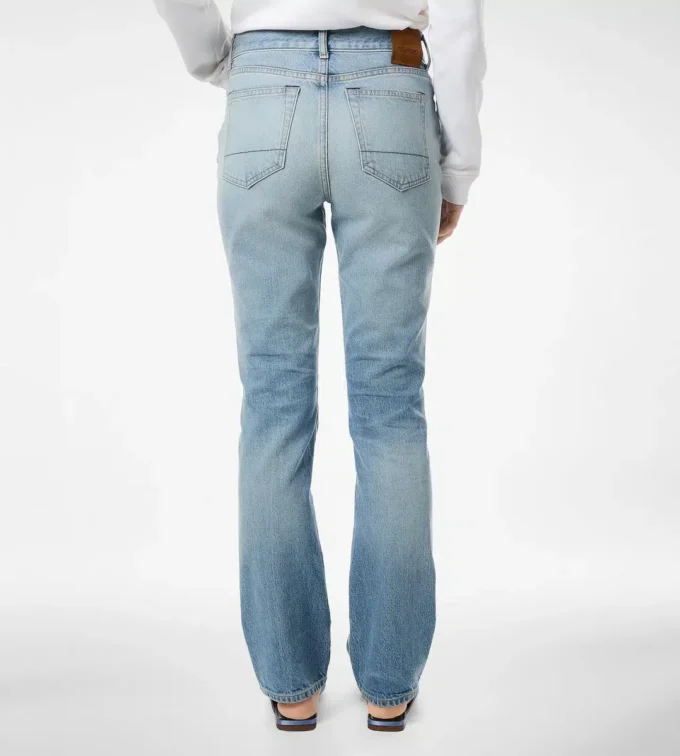 Pantaloni drepți din denim spălați cu pietre Pantaloni drepți din denim spălați cu pietre