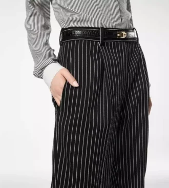 Pantaloni drepți relaxați, cu pliuri, din lână și bumbac Barathea, cu dungi