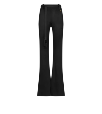 Pantaloni evazați