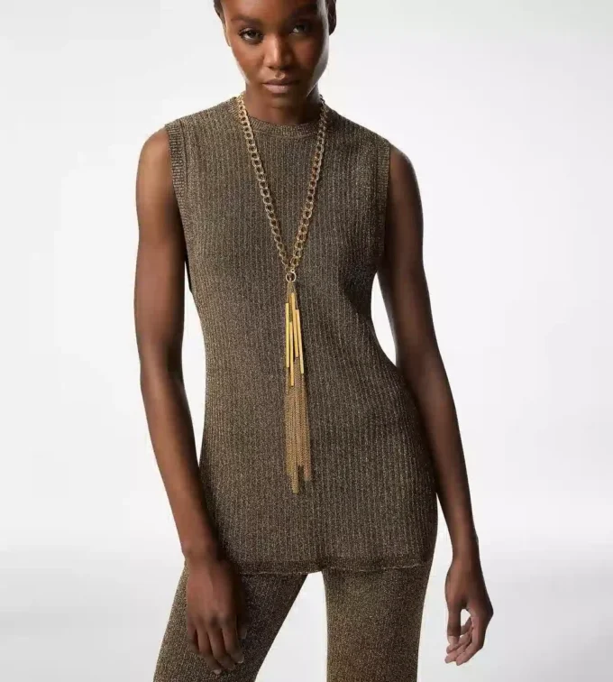 Pulover fără mâneci, cu guler rotund și fante laterale Pulover fără mâneci, cu guler rotund și fante laterale