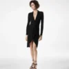 Rochie cu mâneci lungi și decolteu în V Rochie cu mâneci lungi și decolteu în V