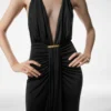 Rochie de cocktail cu decolteu în V și detaliu drapat în formă de cascadă în partea din față Rochie de cocktail cu decolteu în V și detaliu drapat în formă de cascadă în partea din față