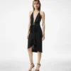Rochie de cocktail cu decolteu în V și detaliu drapat în formă de cascadă în partea din față Rochie de cocktail cu decolteu în V și detaliu drapat în formă de cascadă în partea din față