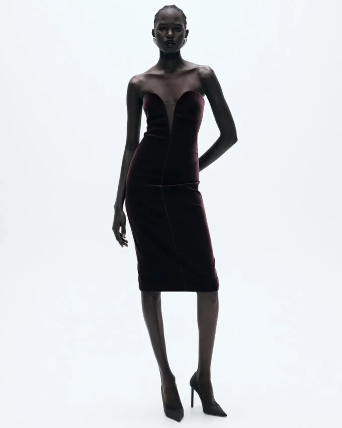 Rochie de cocktail din catifea fără bretele Rochie de cocktail din catifea fără bretele