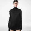 Rochie de cocktail din crep lucios cu guler înalt Rochie de cocktail din crep lucios cu guler înalt