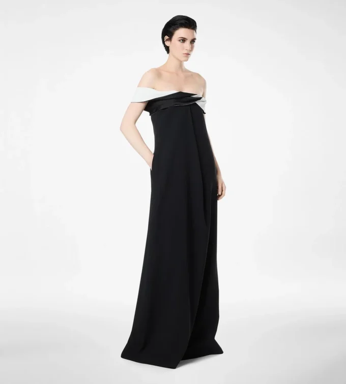 Rochie de seară asimetrică din crep satinat drapat Rochie de seară asimetrică din crep satinat drapat