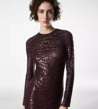 Rochie de seară cu mâneci lungi, brodată cu efect de piele de crocodil