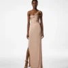 Rochie de seară cu un umăr și față răsucită Rochie de seară cu un umăr și față răsucită