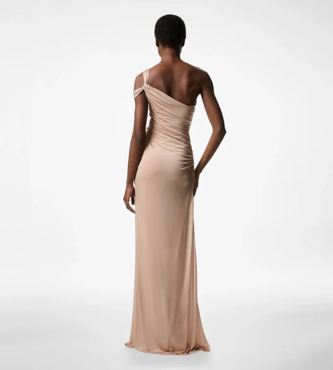 Rochie de seară cu un umăr și față răsucită Rochie de seară cu un umăr și față răsucită