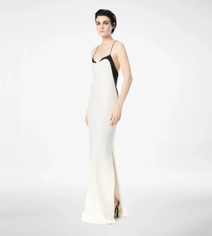 Rochie de seară din mătase elastică cu bretele Rochie de seară din mătase elastică cu bretele