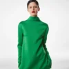 Rochie de seară strâmtă, cu guler înalt, din crep lucios Rochie de seară strâmtă, cu guler înalt, din crep lucios