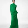 Rochie de seară strâmtă, cu guler înalt, din crep lucios Rochie de seară strâmtă, cu guler înalt, din crep lucios