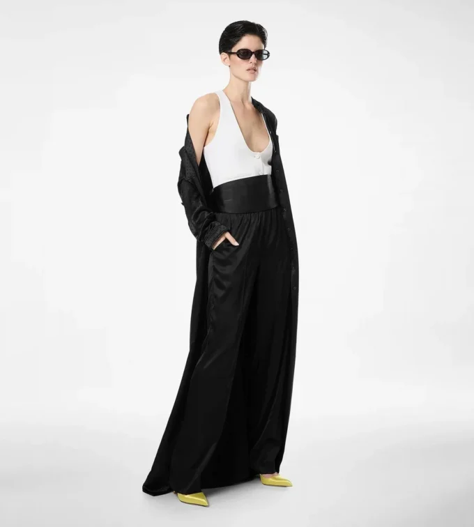 Rochie militară lungă cu centură și model jacquard cu buline Rochie militară lungă cu centură și model jacquard cu buline