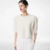 Tricou cu guler rotund din cașmir merino, cu detalii din șenilă de mătase în relief cu model piton Tricou cu guler rotund din cașmir merino, cu detalii din șenilă de mătase în relief cu model piton